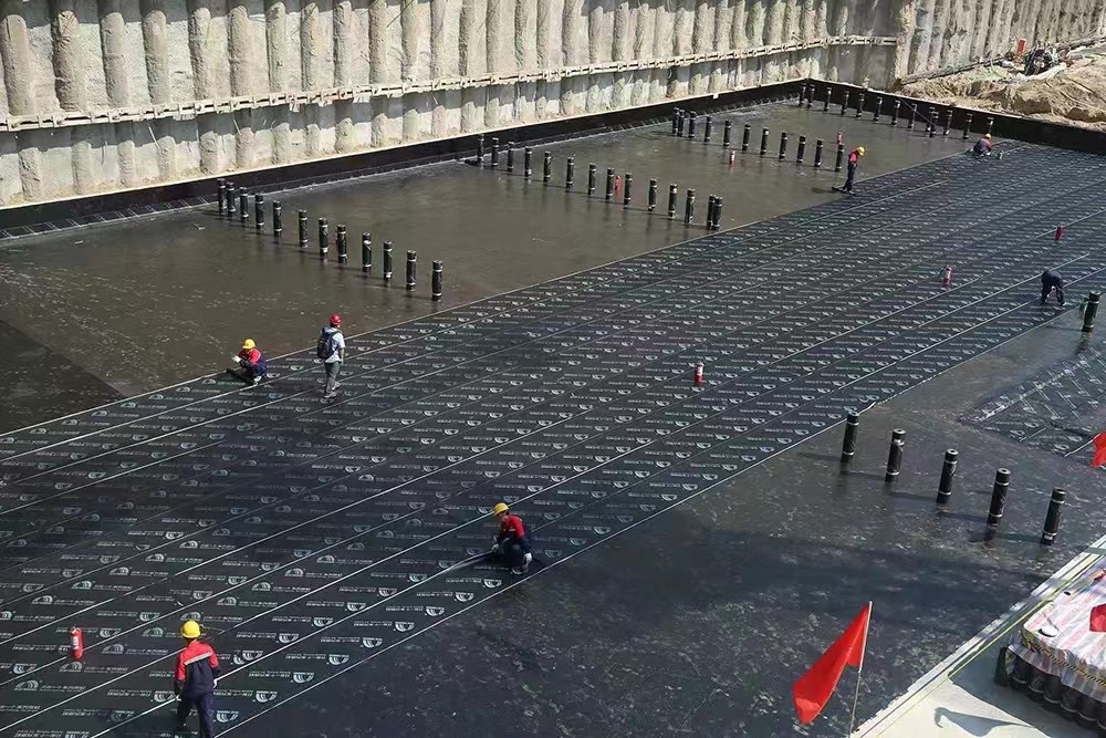 地下室漏水怎么处理？地下室防水施工全攻略——专业防水师傅教你